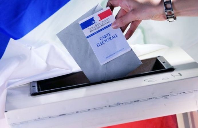 फ्रांस में हो रहा राष्ट्रपति का चुनाव