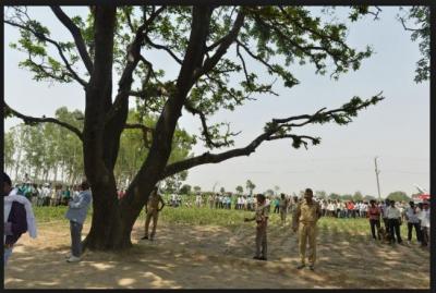 Two girls found hanging from a tree in UP