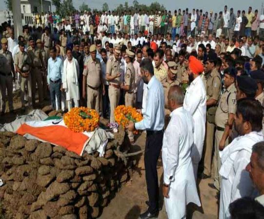 शहीद जवान राममेहर का सैनिक सम्मान के साथ हुआ अंतिम संस्कार