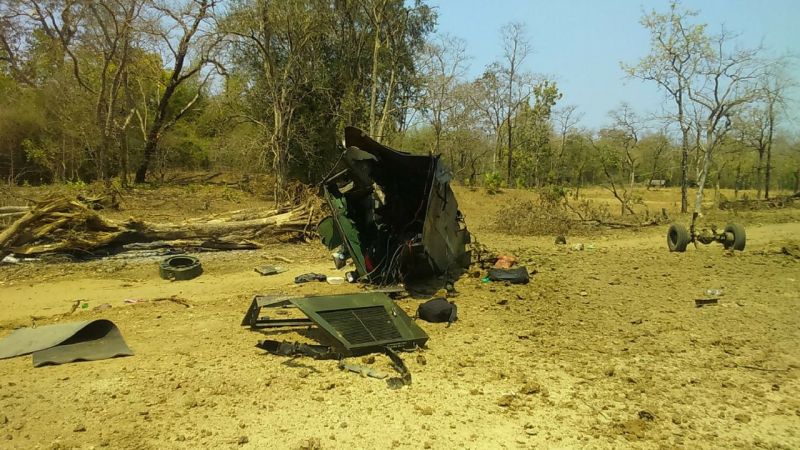 झारखण्ड : सोमवार को होने वाले मतदान से पहले माओवादियों ने भाजपा कार्यालय को बम से उड़ाया