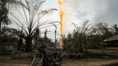 इंडोनेशिया: तेल के कुँए में लगी आग, 18 की मौत