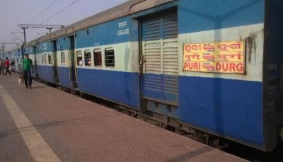 रायपुर स्टेशन पर यात्रियों ने किया हंगामा