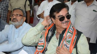 Nation can not run without Gandhi: Shatrughan Sinha