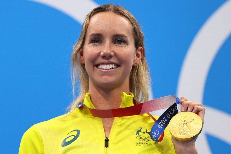 First female swimmer to win 7 medals at Olympics