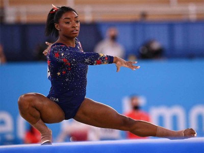 Simone Biles withdraws from floor final at Tokyo Olympics