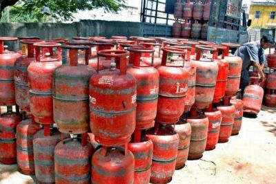 Good news among Corona crisis, LPG cylinder becomes cheaper by Rs 224