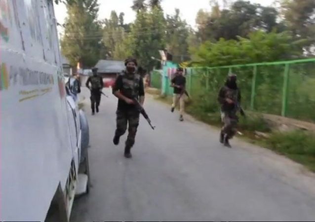 कश्मीर: सेना से मुठभेड़ में 2 आतंकी ढेर