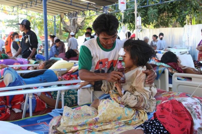 इंडोनेशिया भूकंप: मरने वालों की संख्या 131 पहुंची, डेढ़ लाख से ज्यादा लोग बेघर