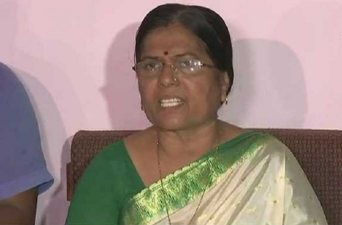 मुजफ्फरपुर बालिका गृह कांड: बिहार की समाज कल्याण मंत्री मंजू वर्मा ने दिया इस्तीफा