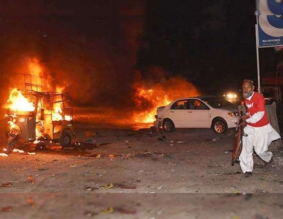 आजादी दिवस से पहले पाकिस्तान में बड़ा आतंकी हमला, 17 की मौत