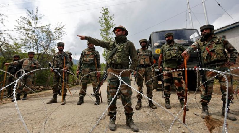 स्वतंत्रता दिवस पर पाक में पसरा मातम, हिंदुस्तान ने मार गिराए 2 पाकिस्तानी सैनिक