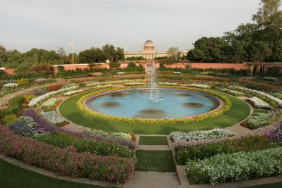 हिन्दू महासभा ने मुगल गार्डन का नाम बदलने के लिए PM मोदी और President कोविंद को लिखी चिट्ठी