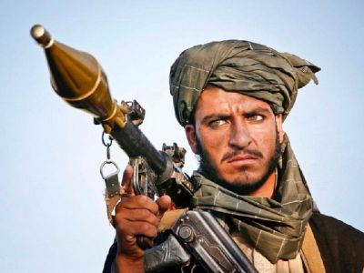 तालिबान की धमकी, अमेरिका बात करे वरना अफ़ग़ानिस्तान में जारी रहेंगे हमले