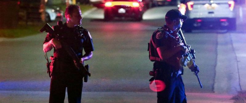 फ्लोरिडा के किस्सिमी और जैक्सनविल में गोलीबारी में दो पुलिस अधिकारी शहीद