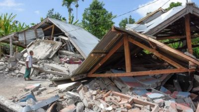 नहीं थम रहा इंडोनेशिया में भूकंप का सिलसिला, लाखों लोग बेघर