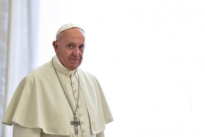 यौन शोषण मामलों में घिरा वेटिकन चर्च, पोप फ्रांसिस पहुंचे आयरलैंड