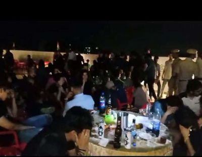 गेस्ट हाउस में 150 छात्र-छात्राएं कर रहे थे रेव पार्टी, सैकड़ो बियर बोतल और नशे की गोलियाँ जब्त