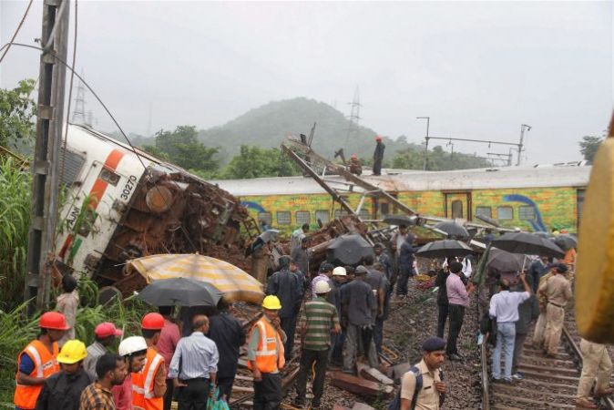 मुंबई दुरंतो रेल हादसे में यात्रियों को मिलेगा 100 प्रतिशत रिफंड