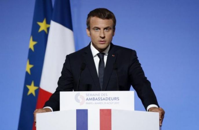 फ्रांस के राष्ट्रपति एमैनुएल मैक्रों ने कहा, इस्लामी आतंकवाद से लड़ना हमारी पहली प्राथमिकता