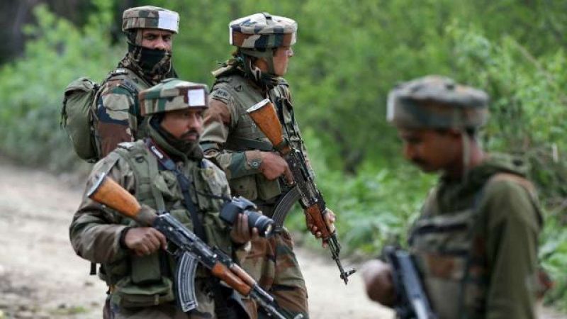 जम्‍मू-कश्‍मीर : आतंकियों और सुरक्षाबलों के बीच मुठभेड़ जारी