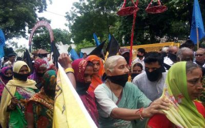 मेधा पाटकर की अगुवाई में निकाली जा रही है 'नर्मदा न्याय यात्रा'
