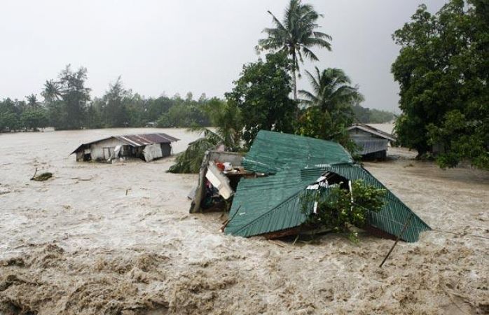 केरल बाढ़ पीड़ितों के लिए सीएम रिलीफ फंड में जमा हुए 1 हजार करोड़ रूपए, 2 हजार करोड़ तक पहुंचने की उम्मीद