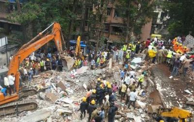 मुंबई में ढही इमारत, कई लोगों के दबे होने की आशंका