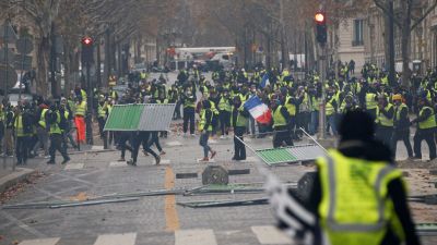 फ्रांस में भड़क रही है हिंसा, लग सकती है इमरजेंसी