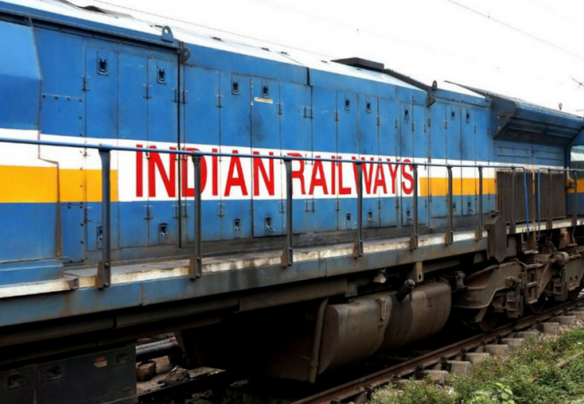 रेलवे के इस कम ने बढ़ा दी यात्रियों की मुसीबत