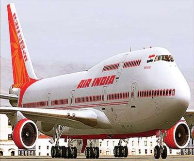 एयर इंडिया के दो पायलट हुए निलंबित, उड़ान में बरती थी लापरवाही