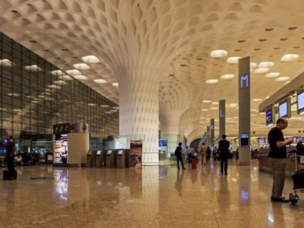 मुंबई एयरपोर्ट का बना रिकॉर्ड, एयरपोर्ट से एक दिन में हुई 1007 उड़ानें
