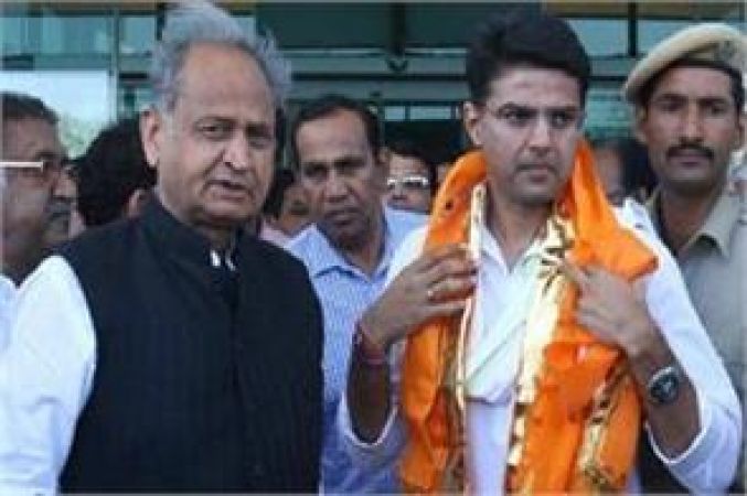 समर्थकों के बीच राजनीति हुई तेज, कौन बनेगा राजस्थान का मुख्यमंत्री