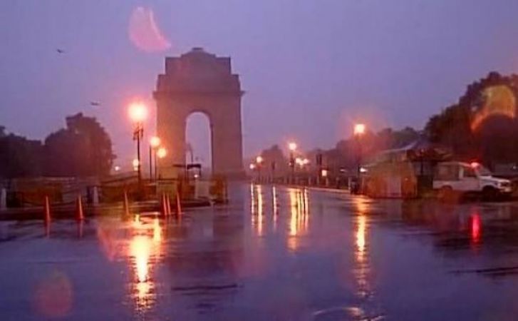 बारिश के बाद दिल्ली में बढ़ी ठंड