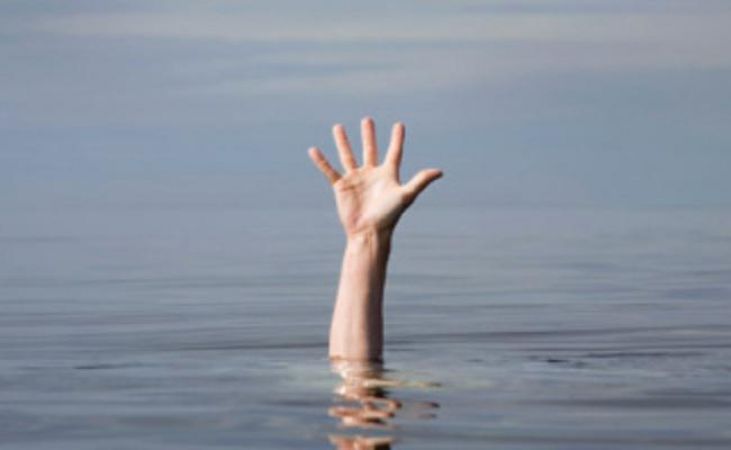 पौंग झील में पलटी नाव,मछुआरा लापता