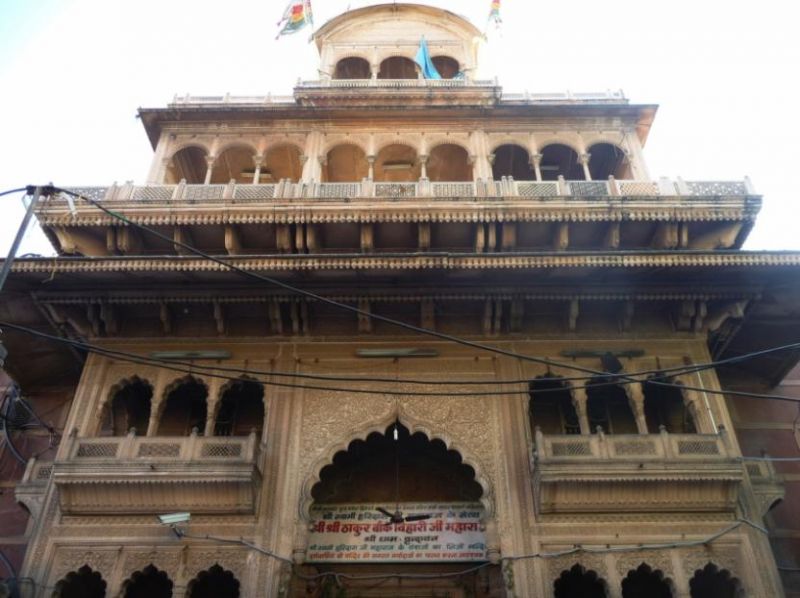 बांकेबिहारी मंदिर में दर्शन के समय में हुए बदलाव