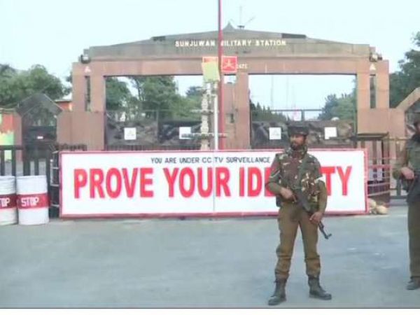 जम्मू-कश्मीर: पाक सैनिक घुसपैठ कर फैला रहे हैं आतंक, स्थानीय आतंकियों की नाकामी से नाराज है आईएसआई