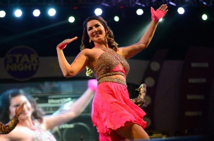 कर्नाटक में सनी लियोनी के शो पर लगा बैन