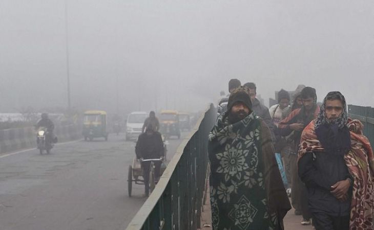ठंड और शीतलहर से काँपी दिल्ली, मौसम विभाग ने कहा अभी और बढ़ेगी ठिठुरन