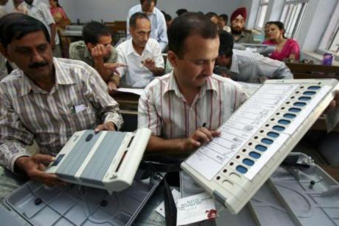 चुनाव आयोग ने वोट और पेपर ट्रेल पर्चियों का मिलान किया