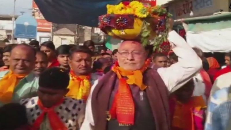 नरेंद्र मोदी के भाई द्वारकाधीश मंदिर पहुंचे