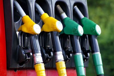 आज 1 साल में 'सबसे सस्ता' हुआ पेट्रोल का दाम, होने वाली है बड़ी बचत