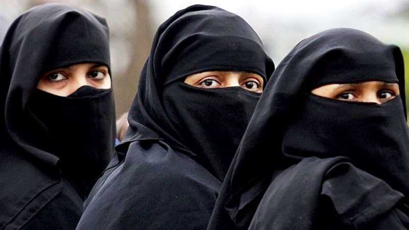 दारूलउलूम देवबंद ने जारी किया अजीबो-गरीब फ़तवा, अब मुस्लिम महिलाओं पर लगाई ये पाबन्दी