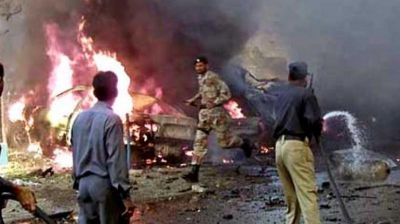बिहार के अरसिया में कई दुकाने आग की चपेट में