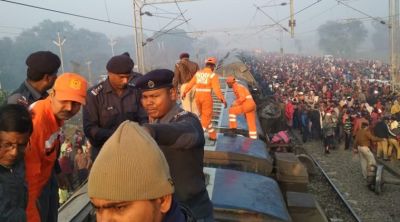 बिहार रेल हादसा: मृतकों के परिजनों को 5- 5 लाख का मुआवज़ा देगा रेल मंत्रालय