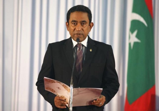 मालदीव में राष्ट्रपति की मनमानी : जज कोर्ट में कैद, जनता सड़कों पर