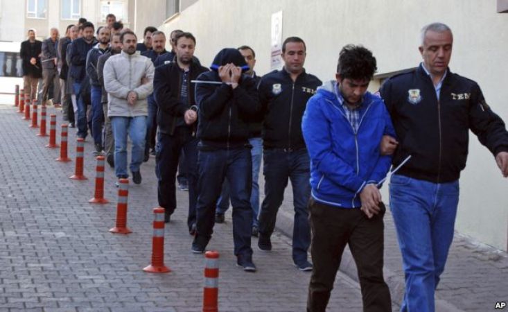 तुर्की :निंदा करने के आरोप में 300 गिरफ्तार