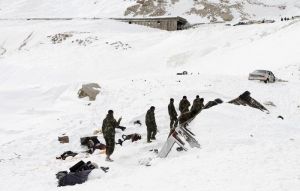 PAK - अफगान में बर्फीले तूफ़ान का कहर, अभी तक हो चुकी 100 से अधिक मौत