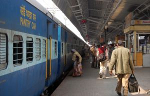 रेल मंत्रालय द्वारा एक लाख करोड़ की योजना से देश के 400 रेलवे स्टेशनों का कायाकल्प शुरू