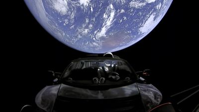 अंतरिक्ष के लिए रवाना हुई कार कहा पहुंची?