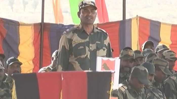 BSF जवान ने DG के सामने रखी अपनी परेशानी